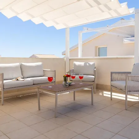 Guesthost - Borgo 84 - Terrazza Mare 公寓 *